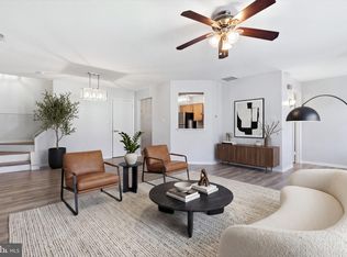 303 Oswego Ct, Mount Laurel, NJ 08054