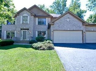 7501 Bittersweet Dr, Gurnee, IL 60031