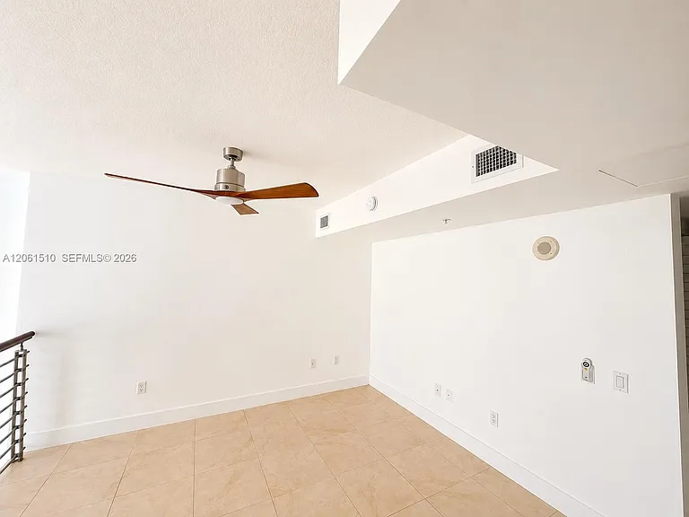 41 SE 5th St #1415 — Photo 9