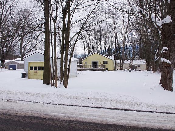 2nd image of 113 Seneca Ave