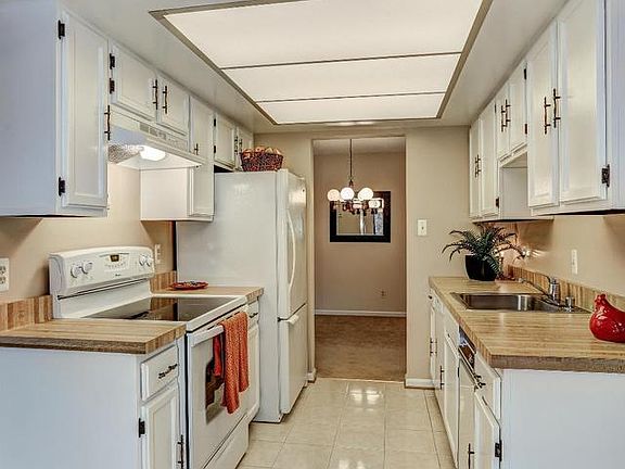 5th image of 10225 Valentino Dr APT 7211