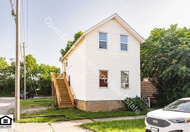 1240 1/2 Boone St — Photo 1