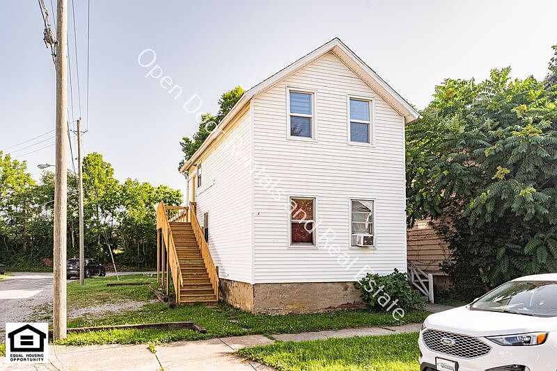 1st image of 1240 1/2 Boone St