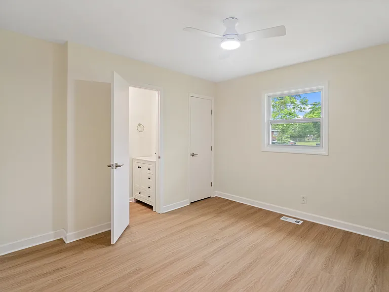 1009 Sylvia Cir — Photo 11