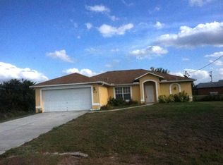 573 Bourse Cir, Lehigh Acres, FL 33974