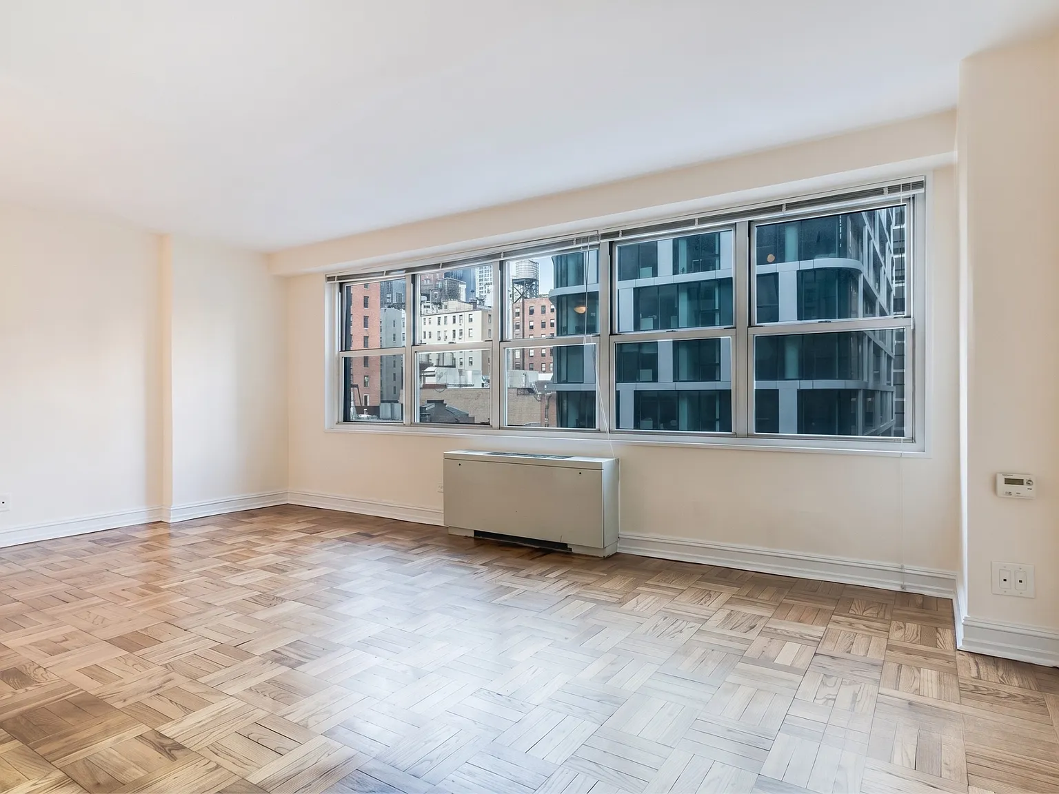 888 Eighth Avenue — Photo 4