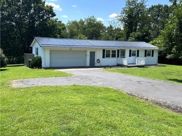 275 Fox Creek Rd, New Concord, OH 43762