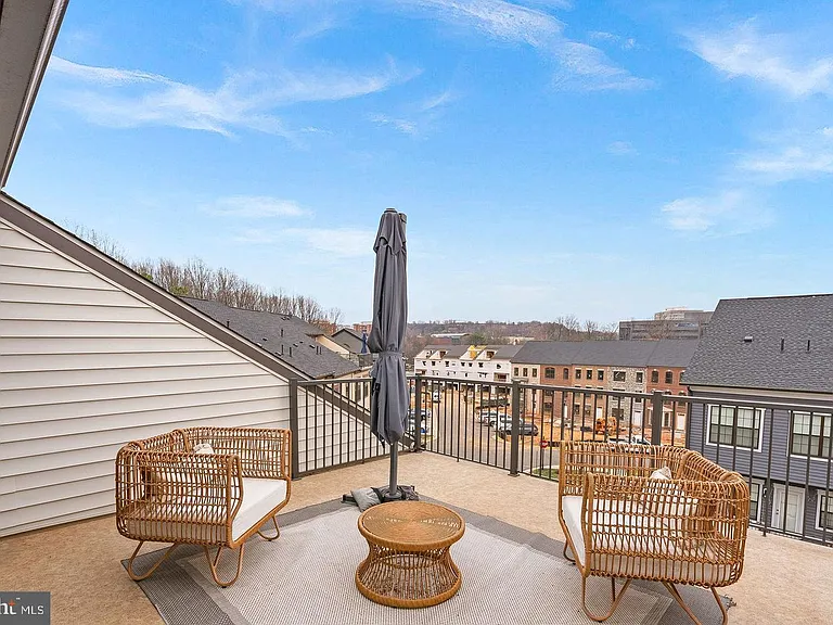 4422 Fair Lakes Ct — Photo 47