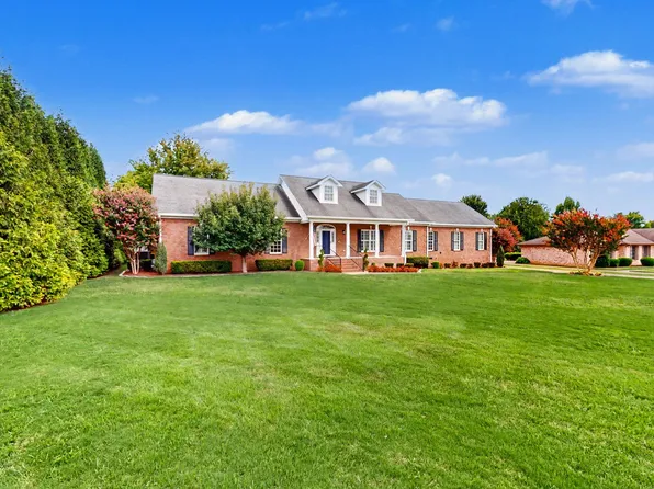 2010 Riverview Dr, Murfreesboro, TN 37129