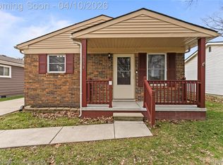 8834 Janis St, Shelby Township, MI