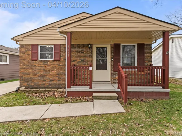 8834 Janis St, Shelby Township, MI 48317