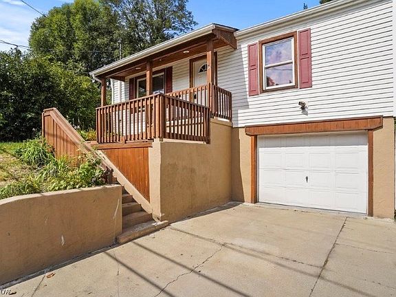 3rd image of 829 Brady Ave