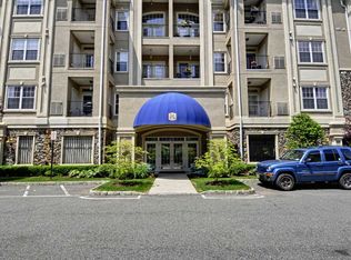 9303 Ravenscroft Rd #630, Clifton, NJ 07013