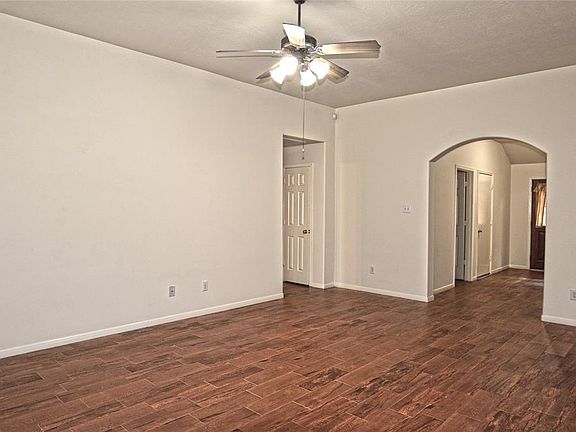 3rd image of 3708 Whitlam Ct