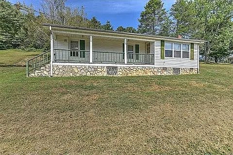 2nd image of 202 Valley View Dr