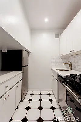 Rented by Mirador Real Estate | media 12