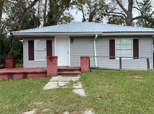 904 Thomas St, Waycross, GA 31501