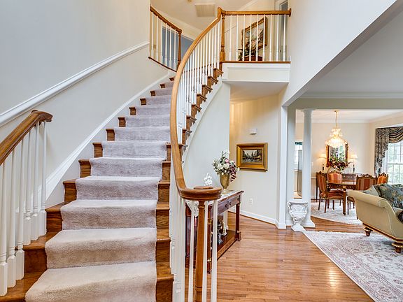 2 Story Entry with Oak Stair