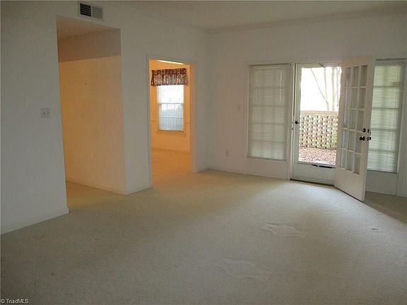 4th image of 12 Fountain Manor Dr Unit C