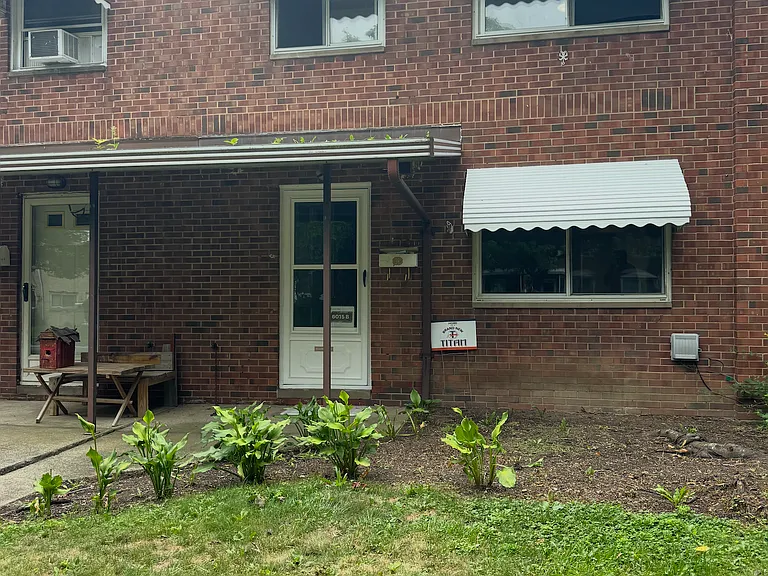 6015 Glenway Dr #B — Photo 2