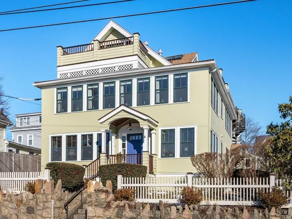 150 Prospect St APT 1, Gloucester, MA 01930