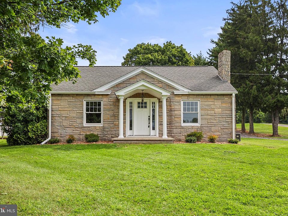 1st image of 3005 Windsor Rd
