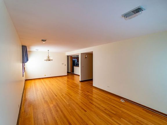 4th image of 8419 W Brodman Ave #2