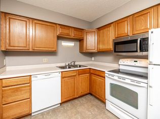 1014 Oakcrest Street, Iowa City, IA 52246