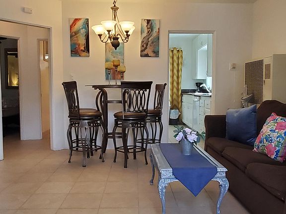 2nd image of 817 Island Ct #3