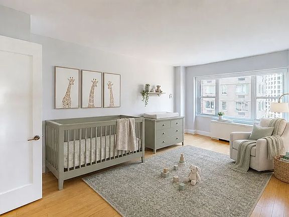 3rd image of 20 W 64th St APT 12E