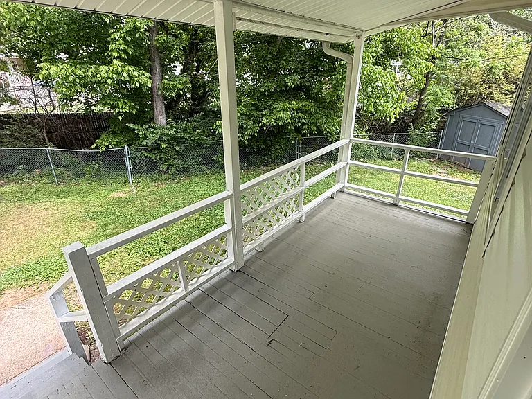 103 E Passmore Ln — Photo 9