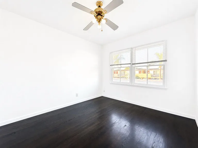 2106C Delaware Ave — Photo 10