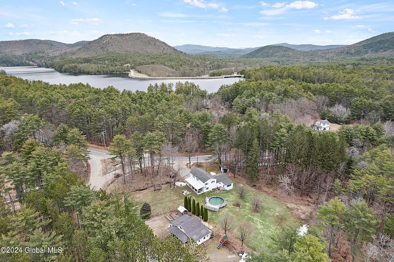3rd image of 4548 S Shore Road