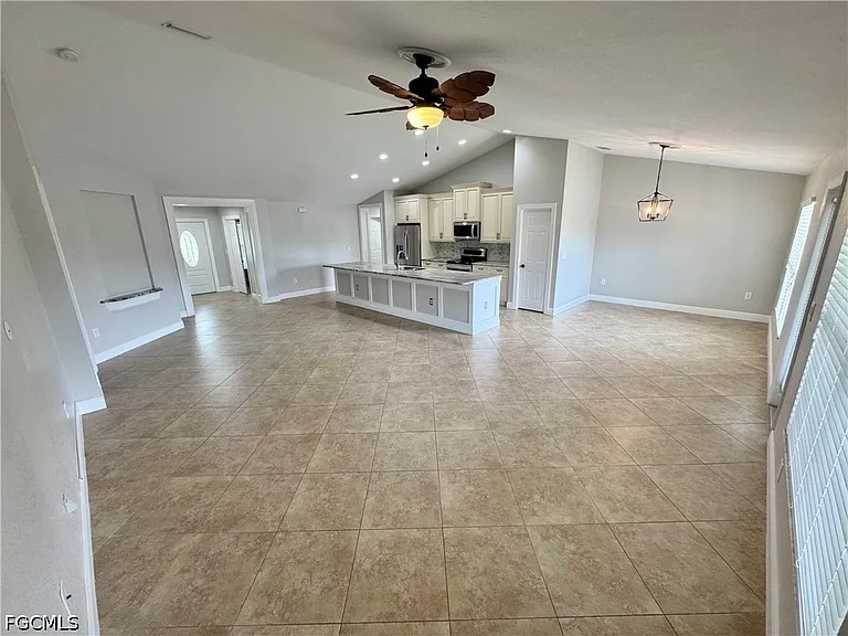3829 SW 17th Pl — Photo 4