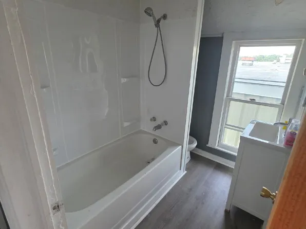 65 Caledonia St, Lockport, NY 14094