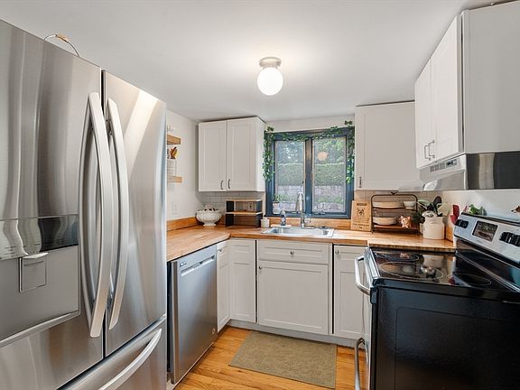 5th image of 84 Windsor Ave