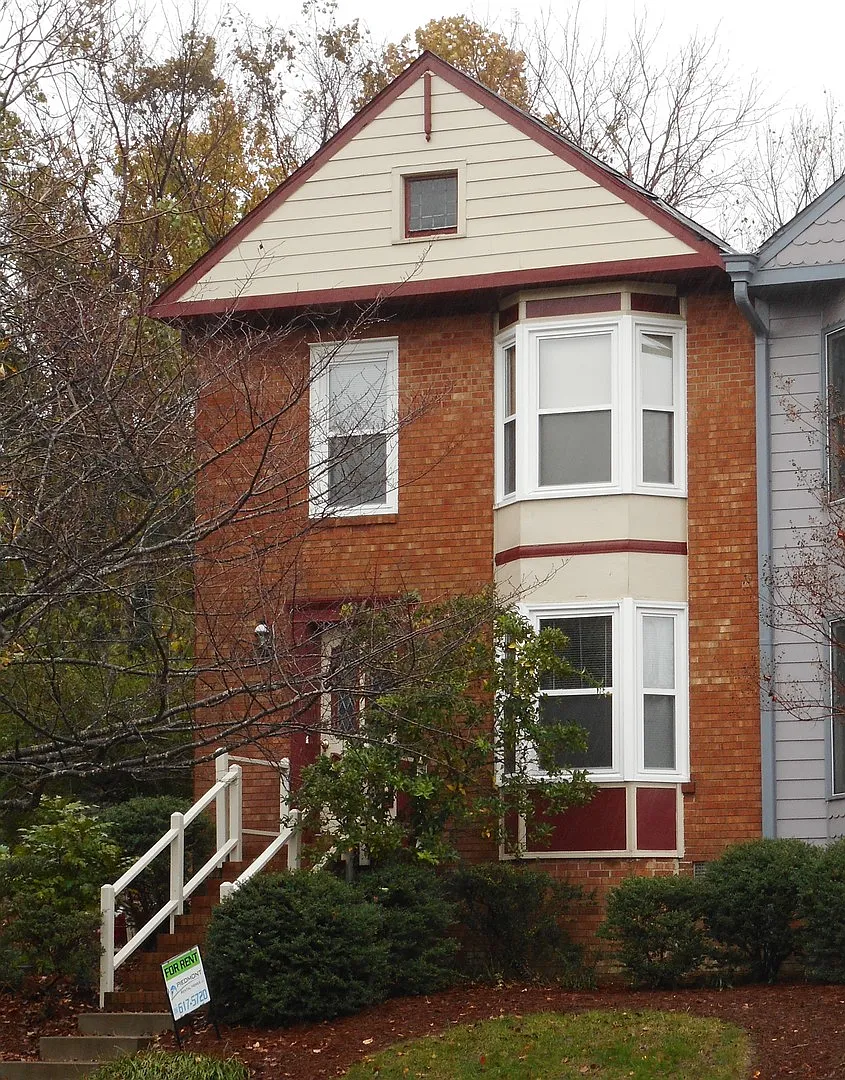 Townhouse near downtown Greensboro — Photo 1
