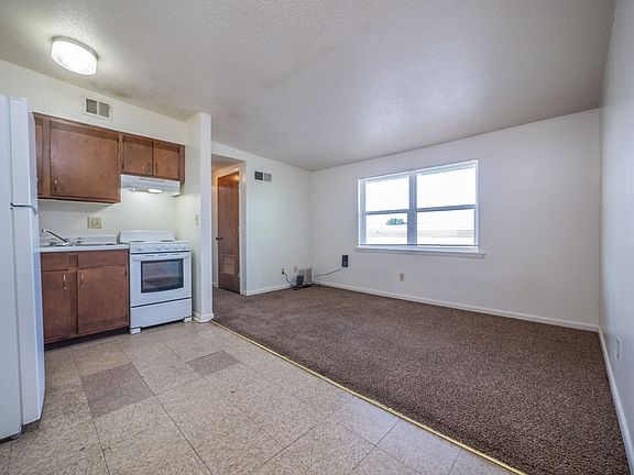 2nd image of 1121-1115 N College Dr #28