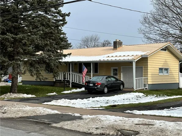 124 N Court St, Canastota, NY 13032