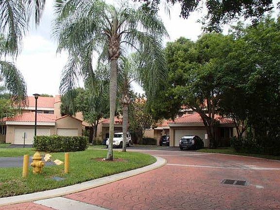 5th image of 620 N University Dr