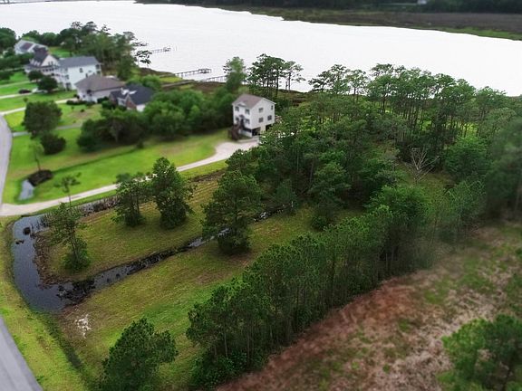 5th image of 419 421 Pelican Harbor Road