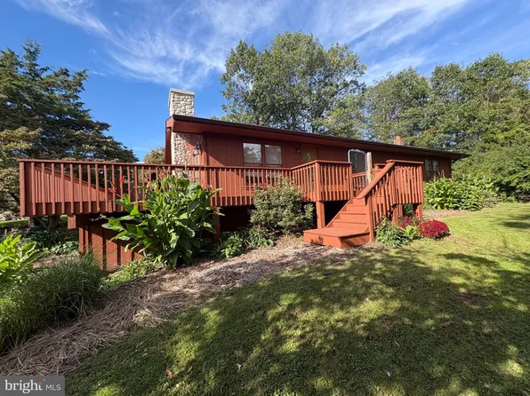 218 Golf Course Rd, Mohnton, PA 19540