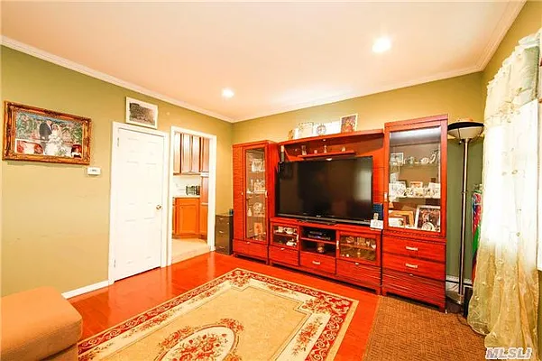 Sold by Century 21 American Homes | media 34