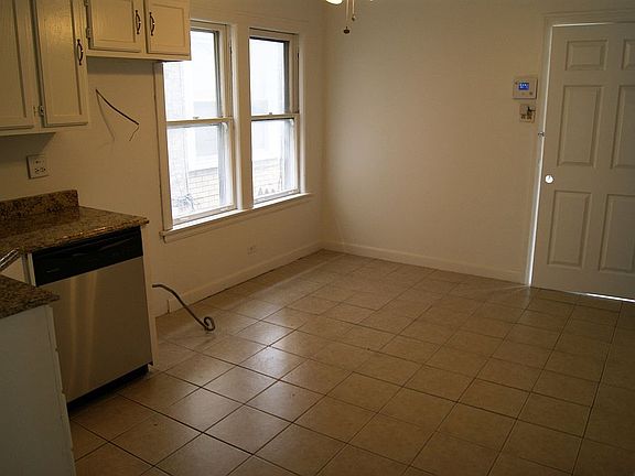4th image of 3738 W Diversey Ave