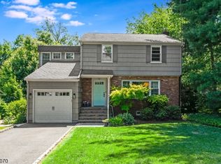 40 Collinwood Rd, Maplewood, NJ 07040