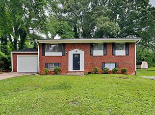 1307 Pineglen Dr, Riverdale, GA 30296