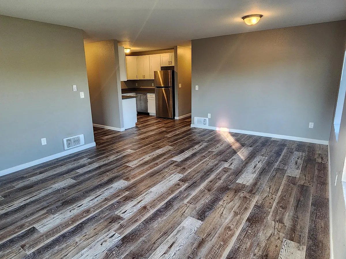 Building Photo - 3721 Hoyt Ave #203