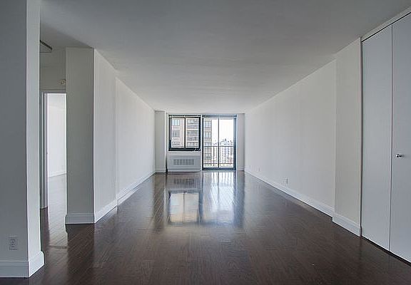 4th image of 200 E 82nd St APT 16B
