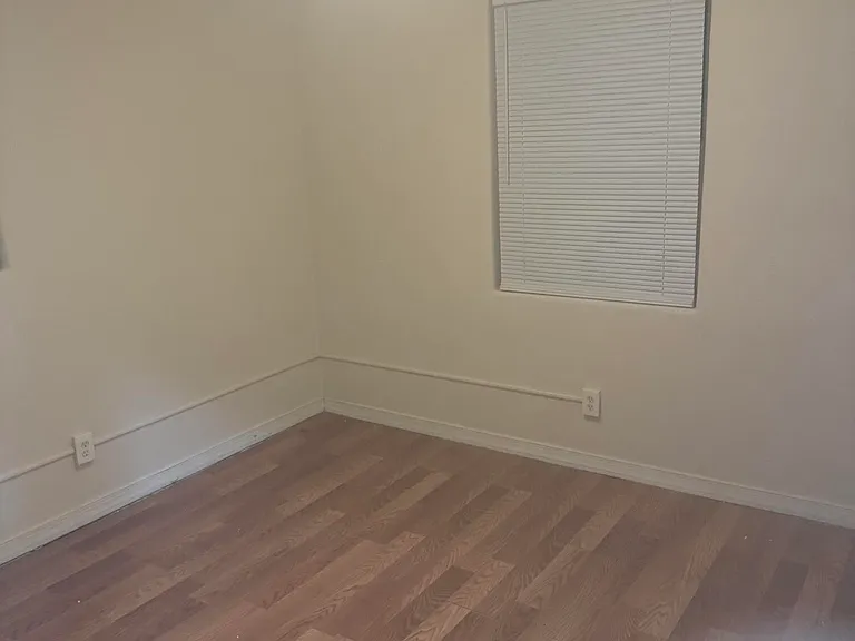 812 Texas Ct — Photo 6