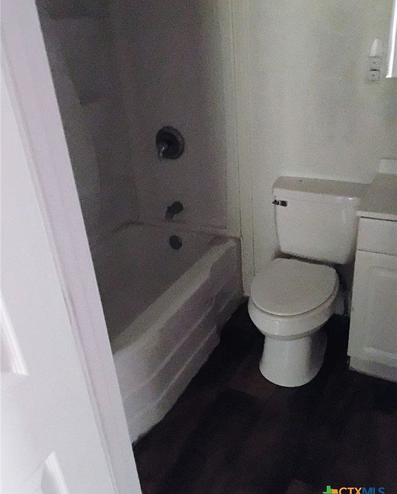 1st image of 921 Mimosa St #921